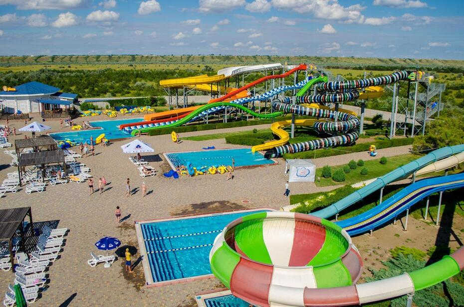 Літній аквапарк Чорноморського курорту Коблево , Миколаївська область